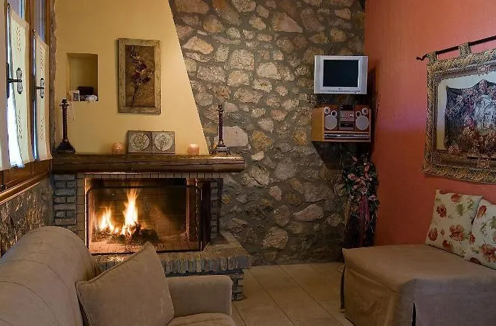 Xenonas Alexiou לינה וארוחת בוקר Archaia Feneos